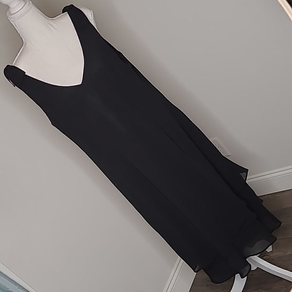 A simple  black dress, Asymmetrical hem, beautiful